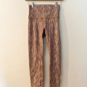 Luluelmon Wunder Under High Rise 7/8 Tight Luxetreme Arrow Jacquard Pink Size 4